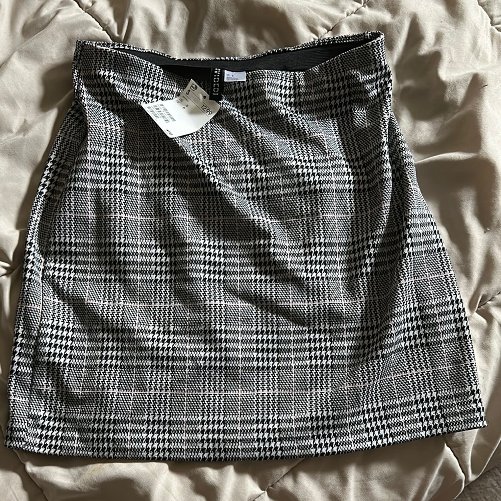 H&M Black and White Mini Pencil Skirt